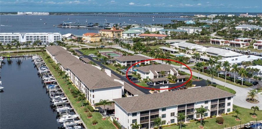 Condo in Punta Gorda, Florida, 2 bedrooms  № 1642121
