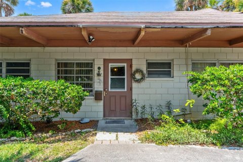 Villa ou maison à vendre à Cocoa Beach, Floride: 4 chambres, 240.15 m2 № 2312639 - photo 4