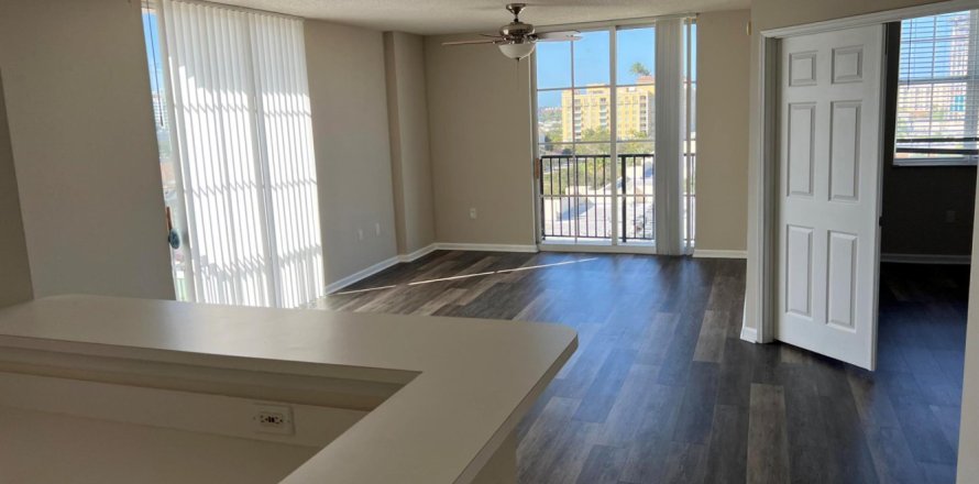 Condominio en West Palm Beach, Florida, 2 dormitorios № 1223556