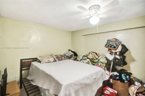 House in Miami, Florida 4 bedrooms, 198.07 sq.m. № 1861001 - photo 28