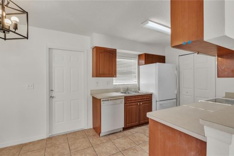 House in Lakeland, Florida 3 bedrooms, 104.98 sq.m. № 1904261 - photo 12