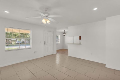 House in Lakeland, Florida 3 bedrooms, 104.98 sq.m. № 1904261 - photo 10