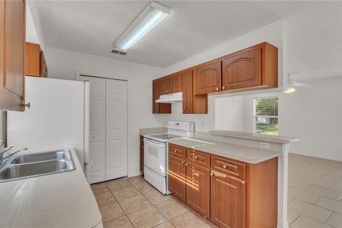 House in Lakeland, Florida 3 bedrooms, 104.98 sq.m. № 1904261 - photo 17