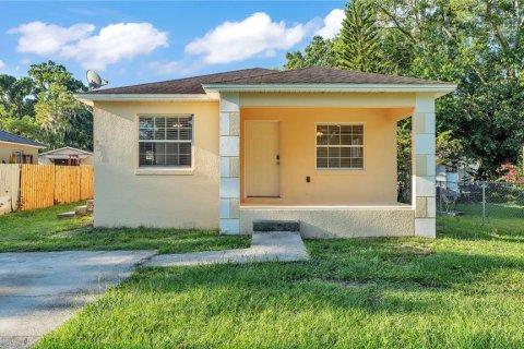 House in Lakeland, Florida 3 bedrooms, 104.98 sq.m. № 1904261 - photo 1