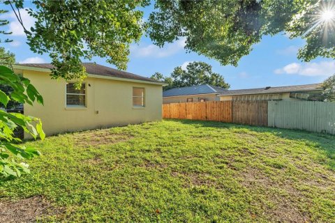 House in Lakeland, Florida 3 bedrooms, 104.98 sq.m. № 1904261 - photo 5