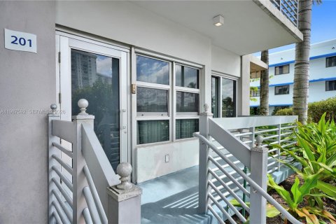 Appartement à louer à Miami Beach, Floride: 3 chambres, 188.13 m2 № 2048917 - photo 7