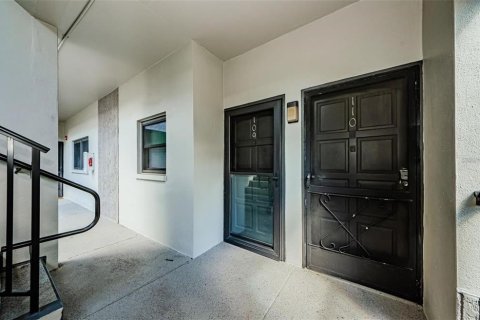 Condo in Clearwater, Florida, 2 bedrooms № 2209093 - photo 3