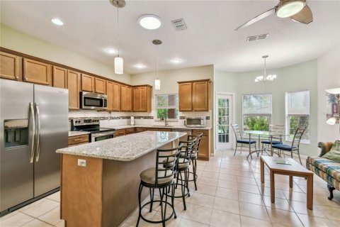 House in Poinciana, Florida 2 bedrooms, 167.22 sq.m. № 1565931 - photo 14