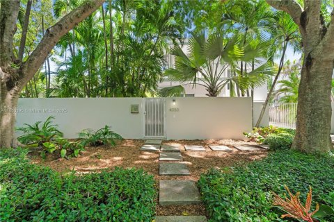 Купить виллу или дом в Майами, Флорида 3 спальни, 246.75м2, № 2019440 - фото 2