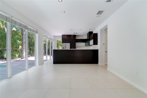 Купить виллу или дом в Майами, Флорида 3 спальни, 246.75м2, № 2019440 - фото 17