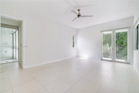 Купить виллу или дом в Майами, Флорида 3 спальни, 246.75м2, № 2019440 - фото 29