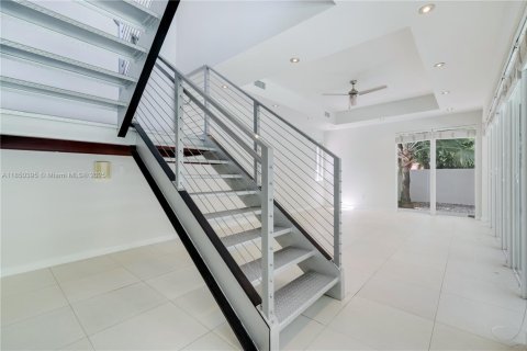 Купить виллу или дом в Майами, Флорида 3 спальни, 246.75м2, № 2019440 - фото 13