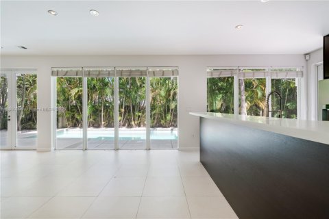 Купить виллу или дом в Майами, Флорида 3 спальни, 246.75м2, № 2019440 - фото 22