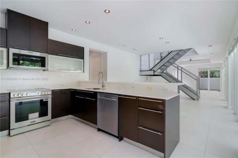 Купить виллу или дом в Майами, Флорида 3 спальни, 246.75м2, № 2019440 - фото 21