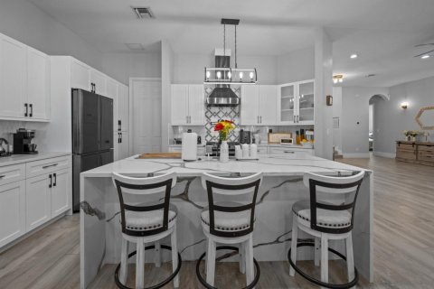 House in Wellington, Florida 4 bedrooms, 251.86 sq.m. № 2365710 - photo 8