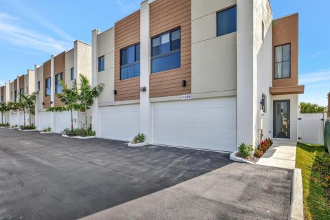 Touwnhouse à Oakland Park, Floride 3 chambres, 164.44 m2 № 2300300