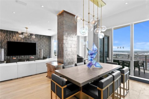 Condo in Tampa, Florida, 3 bedrooms  № 1521469 - photo 25
