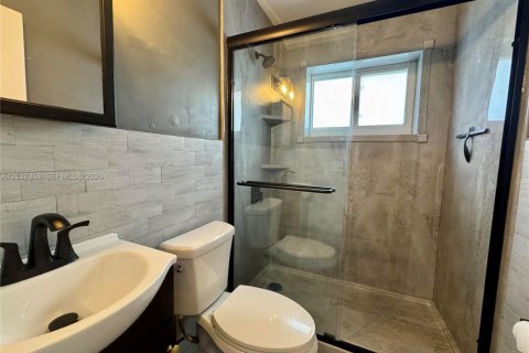Immobilier commercial à vendre à Fort Lauderdale, Floride: 160.54 m2 № 2085627 - photo 3