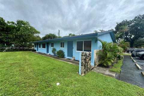 Immobilier commercial à vendre à Fort Lauderdale, Floride: 160.54 m2 № 2085627 - photo 23