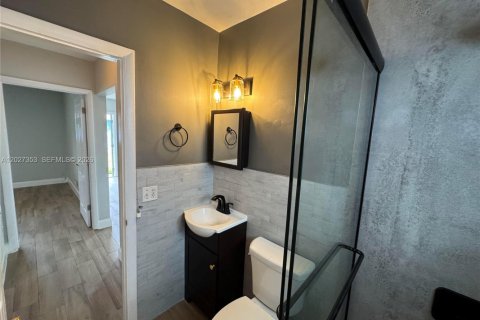 Immobilier commercial à vendre à Fort Lauderdale, Floride: 160.54 m2 № 2085627 - photo 4