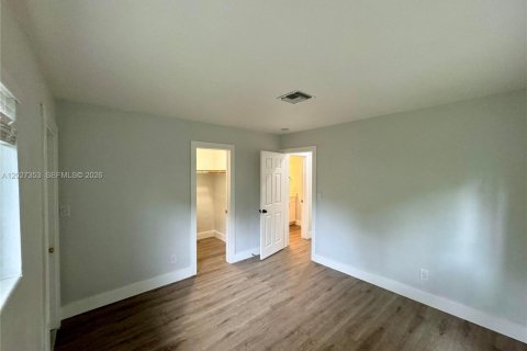 Immobilier commercial à vendre à Fort Lauderdale, Floride: 160.54 m2 № 2085627 - photo 9