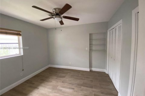 Immobilier commercial à vendre à Fort Lauderdale, Floride: 160.54 m2 № 2085627 - photo 20