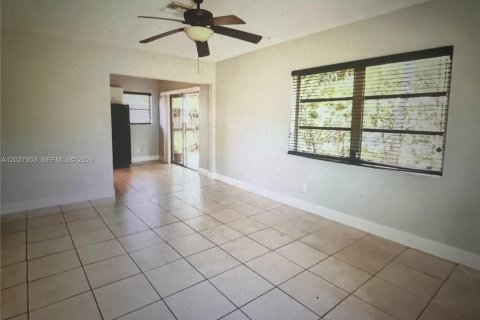 Immobilier commercial à vendre à Fort Lauderdale, Floride: 160.54 m2 № 2085627 - photo 11