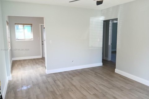 Immobilier commercial à vendre à Fort Lauderdale, Floride: 160.54 m2 № 2085627 - photo 7