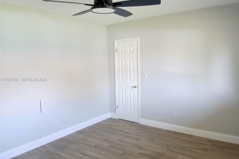 Immobilier commercial à vendre à Fort Lauderdale, Floride: 160.54 m2 № 2085627 - photo 8