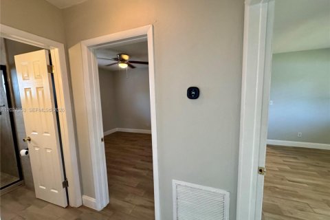 Immobilier commercial à vendre à Fort Lauderdale, Floride: 160.54 m2 № 2085627 - photo 26