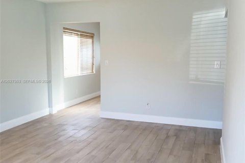 Immobilier commercial à vendre à Fort Lauderdale, Floride: 160.54 m2 № 2085627 - photo 6