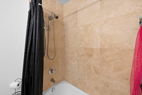 Condominio en venta en Miami, Florida, 3 dormitorios, 108.51 m2 № 2190357 - foto 22