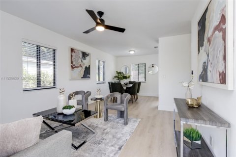 Casa en venta en North Miami Beach, Florida, 3 dormitorios, 97.55 m2 № 1984134 - foto 4