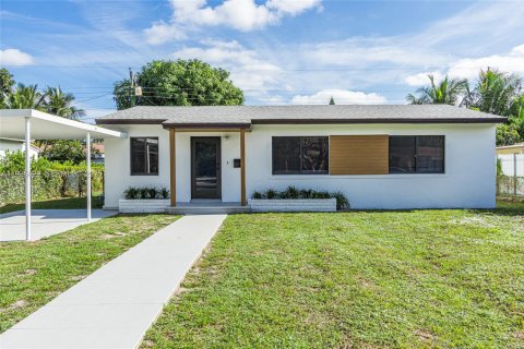 Casa en venta en North Miami Beach, Florida, 3 dormitorios, 97.55 m2 № 1984134 - foto 1