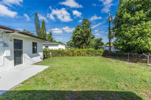 Casa en venta en North Miami Beach, Florida, 3 dormitorios, 97.55 m2 № 1984134 - foto 25