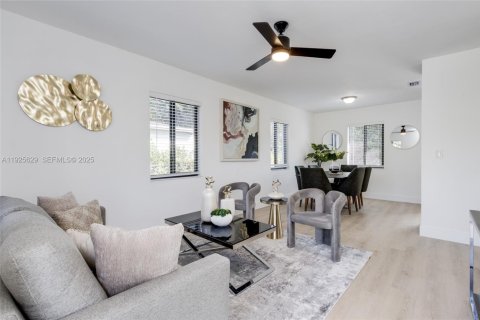 Casa en venta en North Miami Beach, Florida, 3 dormitorios, 97.55 m2 № 1984134 - foto 6