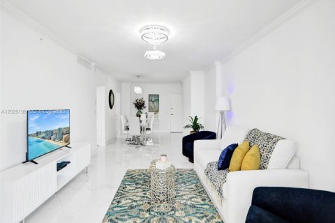 Condominio en alquiler en Hollywood, Florida, 1 dormitorio, 77.57 m2 № 2086109 - foto 7