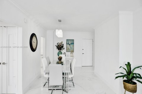 Condominio en alquiler en Hollywood, Florida, 1 dormitorio, 77.57 m2 № 2086109 - foto 5