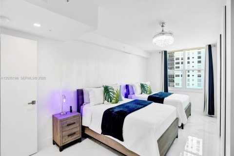 Condominio en alquiler en Hollywood, Florida, 1 dormitorio, 77.57 m2 № 2086109 - foto 17