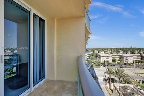 Condominio en alquiler en Hollywood, Florida, 1 dormitorio, 77.57 m2 № 2086109 - foto 11