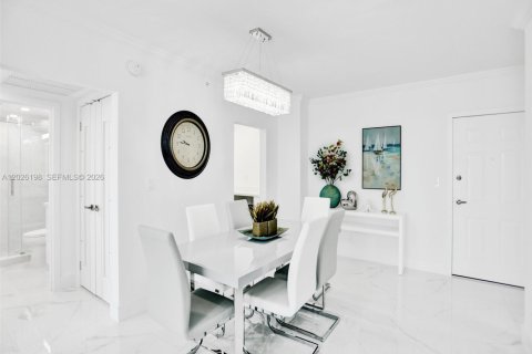 Condominio en alquiler en Hollywood, Florida, 1 dormitorio, 77.57 m2 № 2086109 - foto 4