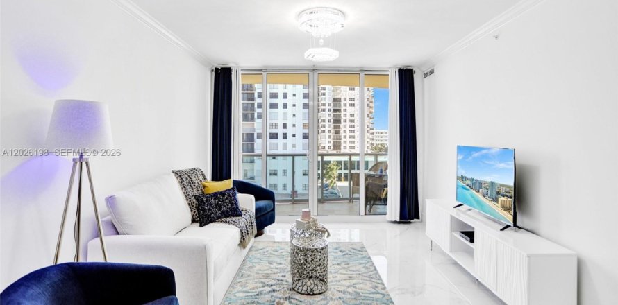 Condominio en Hollywood, Florida, 1 dormitorio  № 2086109