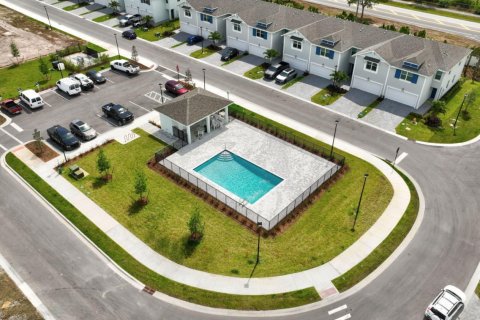 Adosado en alquiler en Stuart, Florida, 3 dormitorios, 167.97 m2 № 1132715 - foto 1