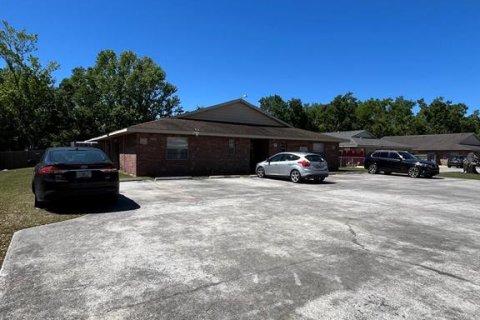 Commercial property in Brandon, Florida 321.16 sq.m. № 1626532 - photo 13