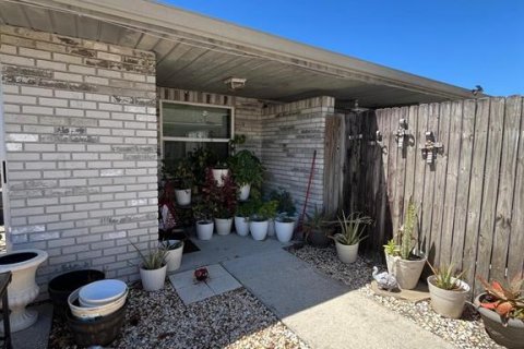 Commercial property in Brandon, Florida 321.16 sq.m. № 1626532 - photo 10