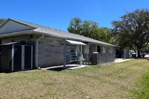 Commercial property in Brandon, Florida 321.16 sq.m. № 1626532 - photo 3