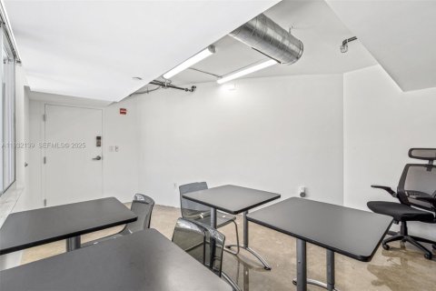 Propiedad comercial en venta en Miami Beach, Florida № 1990604 - foto 7