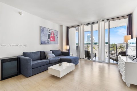 Кондоминиум с 1 спальней в Майами-Бич, Флорида № 2009418