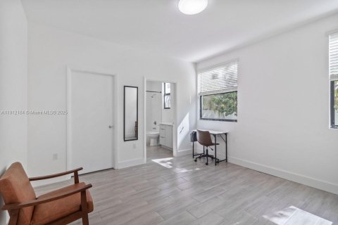 Touwnhouse à louer à Miami, Floride: 5 chambres, 189.52 m2 № 1969076 - photo 15