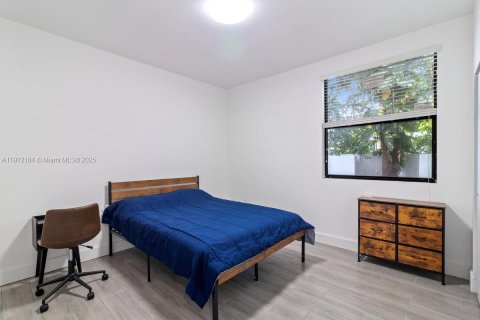 Touwnhouse à louer à Miami, Floride: 5 chambres, 189.52 m2 № 1969076 - photo 10